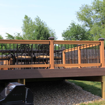 Hammonds - Deck lighting using low voltage lighted post caps.