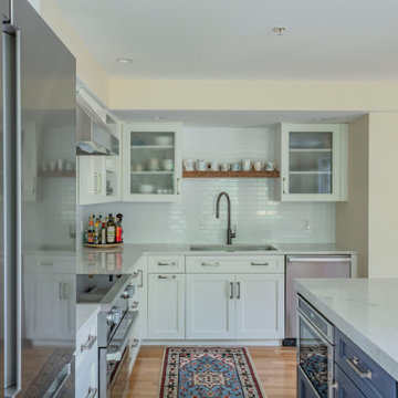 Contemporary Condo Kitchen with White Shaker Cabinets – Cambridge MA