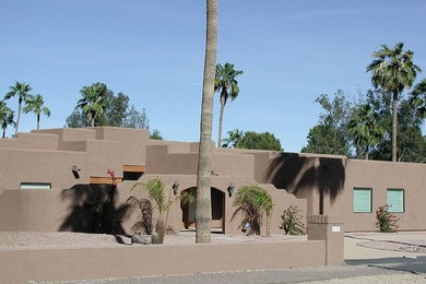 Elegant home design photo in Phoenix
