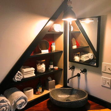 Lake House Barn Studio & Garage
