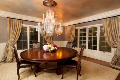Dining room - traditional dining room idea in San Francisco