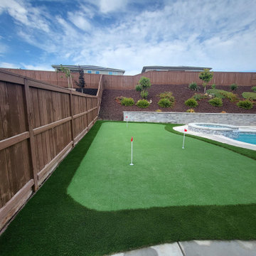 Dark Olive Putting Green with Arizona Platinum Olive Fringe