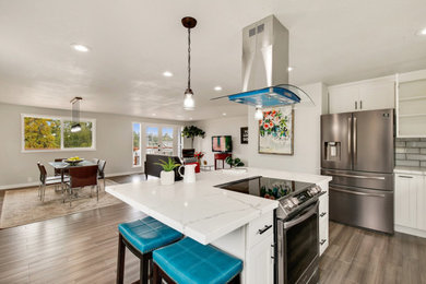 Kitchen - modern kitchen idea in Seattle