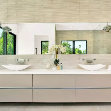 Modern Bathroom In Dc