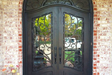 This is an example of a transitional entryway in Dallas.