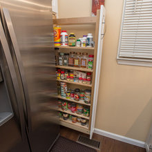 Pull out spice rack