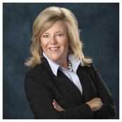 Natalie Holt's photo
