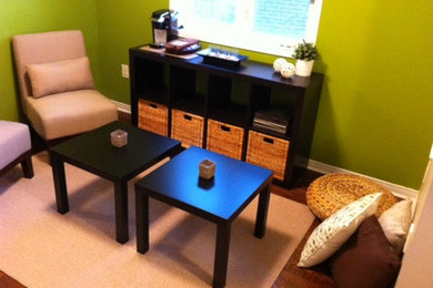 Home design - contemporary home design idea in Toronto