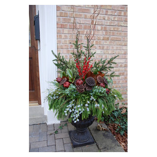 Winter Container Designs - Modern - Chicago - by Haute Botanics | Houzz