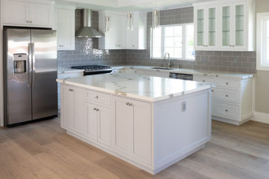 Example of a kitchen design in San Francisco