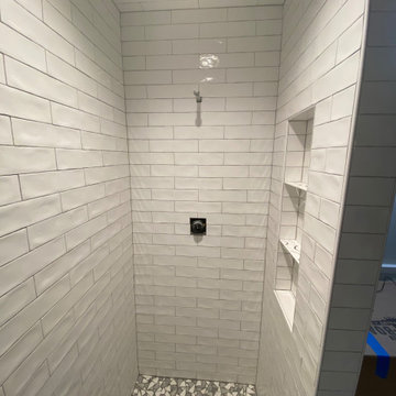 BATHROOM - Shower - 3" x 12" Ceramic Sub-Way with Shower Niche and Ceiling