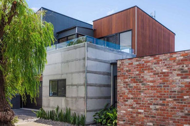 Стильный дизайн: большой, двухэтажный дом в стиле фьюжн - последний тренд