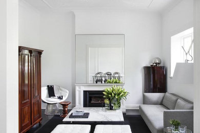 Mid-century modern living room photo in Sydney
