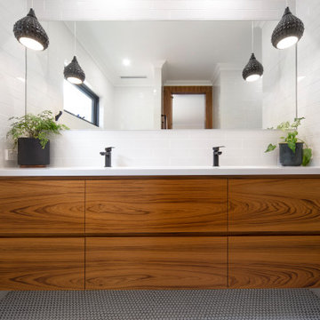 Retro 70's Bathroom
