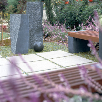 CONTEMPORARY STYLE COURTYARD 3