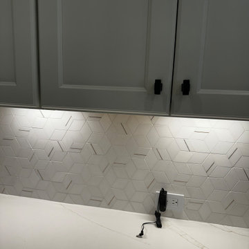 Kitchen Backsplash & Hood Range