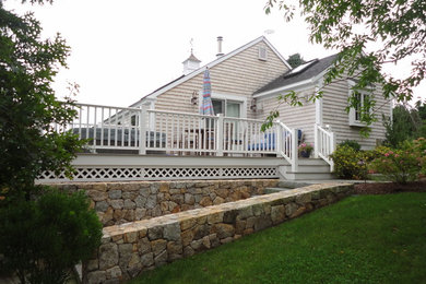 Inspiration for a timeless deck remodel in Boston