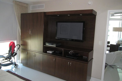 Example of a classic bedroom design in Miami