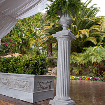 Classic Ribbed Urn