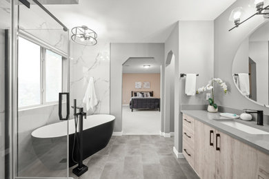 Example of a bathroom design in Calgary