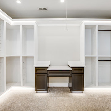 Unique Features & Closets