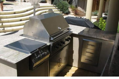 OUTDOOR KITCHENS