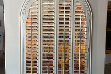 Example of a mid-sized classic wine cellar design in Phoenix