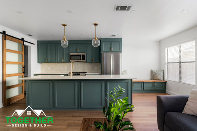 Example of a kitchen design in Austin