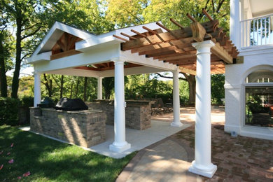 Elegant patio photo in St Louis