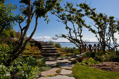 This is an example of a large traditional landscaping in Vancouver.