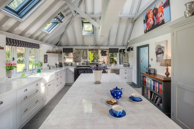 Example of a kitchen design in Kansas City