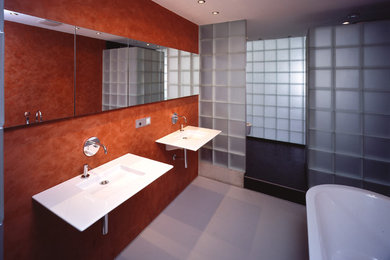 Inspiration for a contemporary bathroom in Nuremberg.