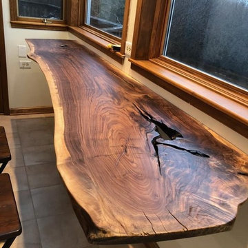 Live-Edge Table