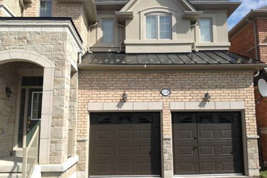 Design ideas for a traditional garage in Toronto.