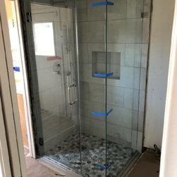 Mandril, Bonita - Shower Doors