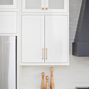 Classico/Milano in Designer White, Cyberspace, & Olmo Miele on Indigo Loop