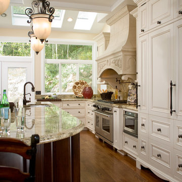 Traditional Kitchen Cabinets