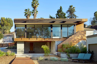 Inspiration for a contemporary exterior home remodel in Los Angeles