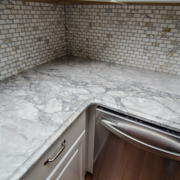 Super White Quartzite with Calcatta Gold Tile