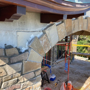 Jupiter Island Chicago Brick driveway with Precast boarders. Stone Faced Home