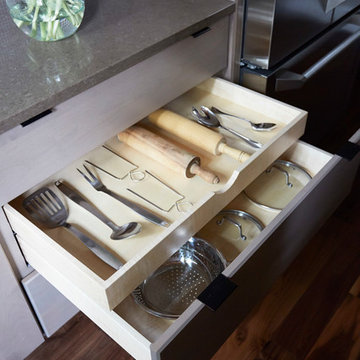 Chicago Industrial loft Kitchen.  Designed by Fred  Alsen of fma Interior Design