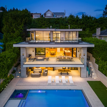 A Califonia Dream in West Vancouver Designed with NanaWall Glass Doors