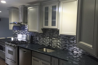 Example of a trendy kitchen design