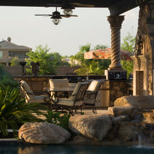 OUTDOOR LIVING