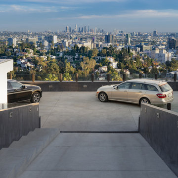 Los Tilos Hollywood Hills modern home private driveway entrance & rooftop parkin