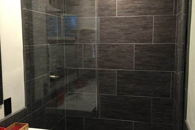 Example of a trendy bathroom design in Sacramento