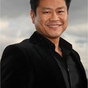 Sung Kim's photo