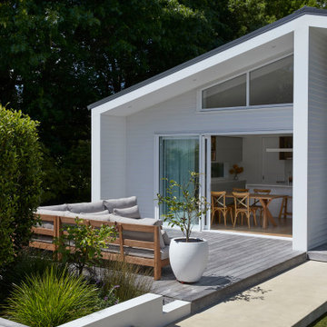 Sun-soaked urban retreat
