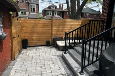 Example of a patio design in Toronto