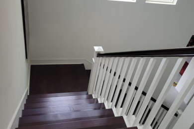 Example of a minimalist staircase design in San Diego